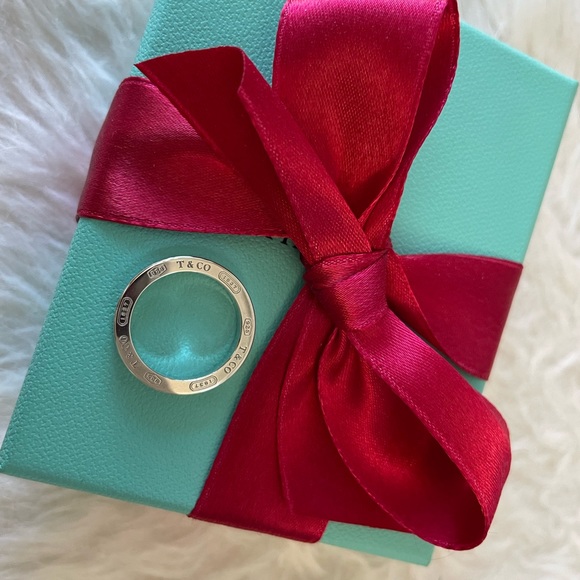 Tiffany and Co. 1837 Blue Sapphire Narrow Ring Size 6 - Picture 11 of 13